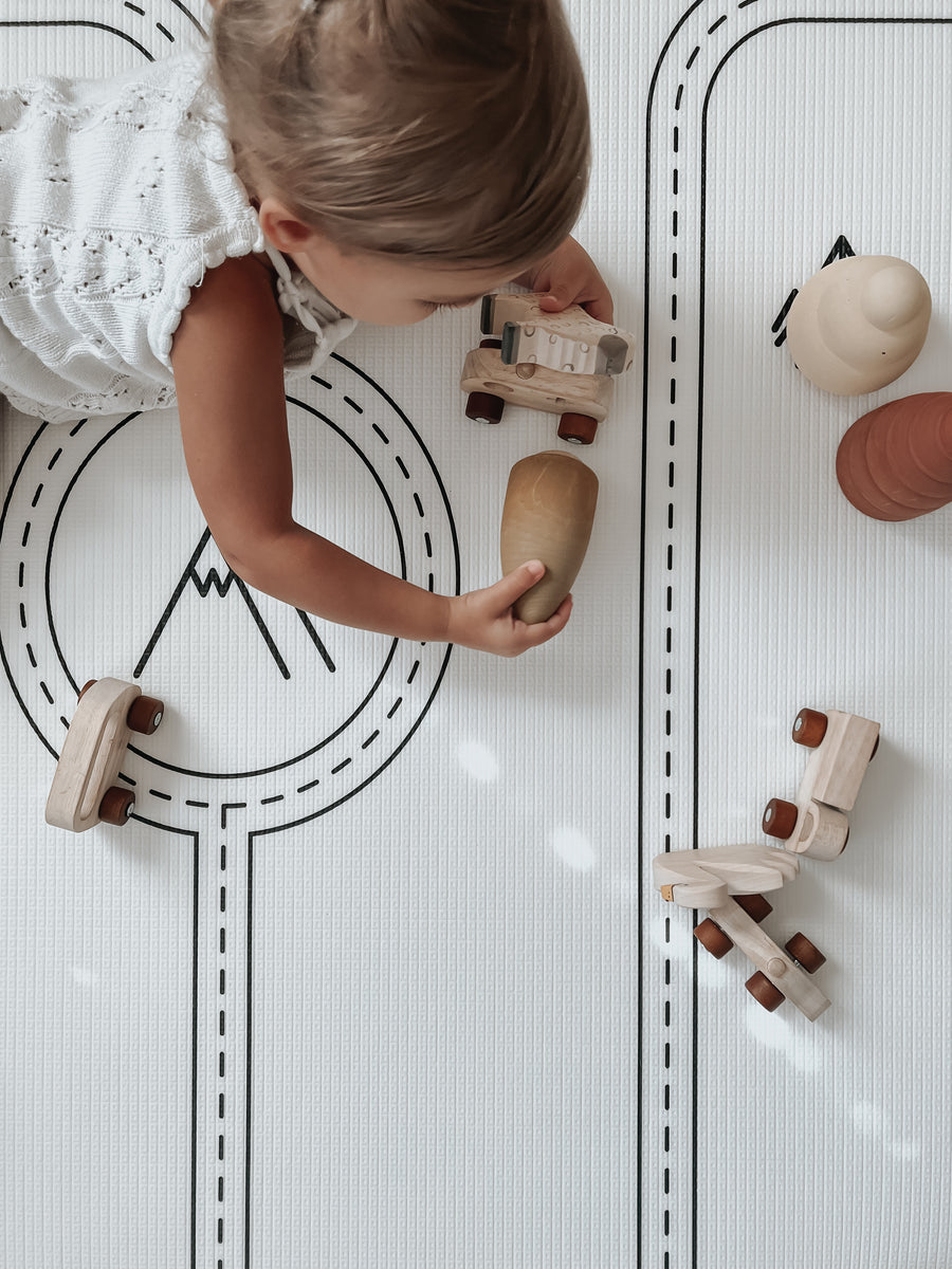 Little Bot Baby Play Mat (Ofie mat, country road nordic + stripe)